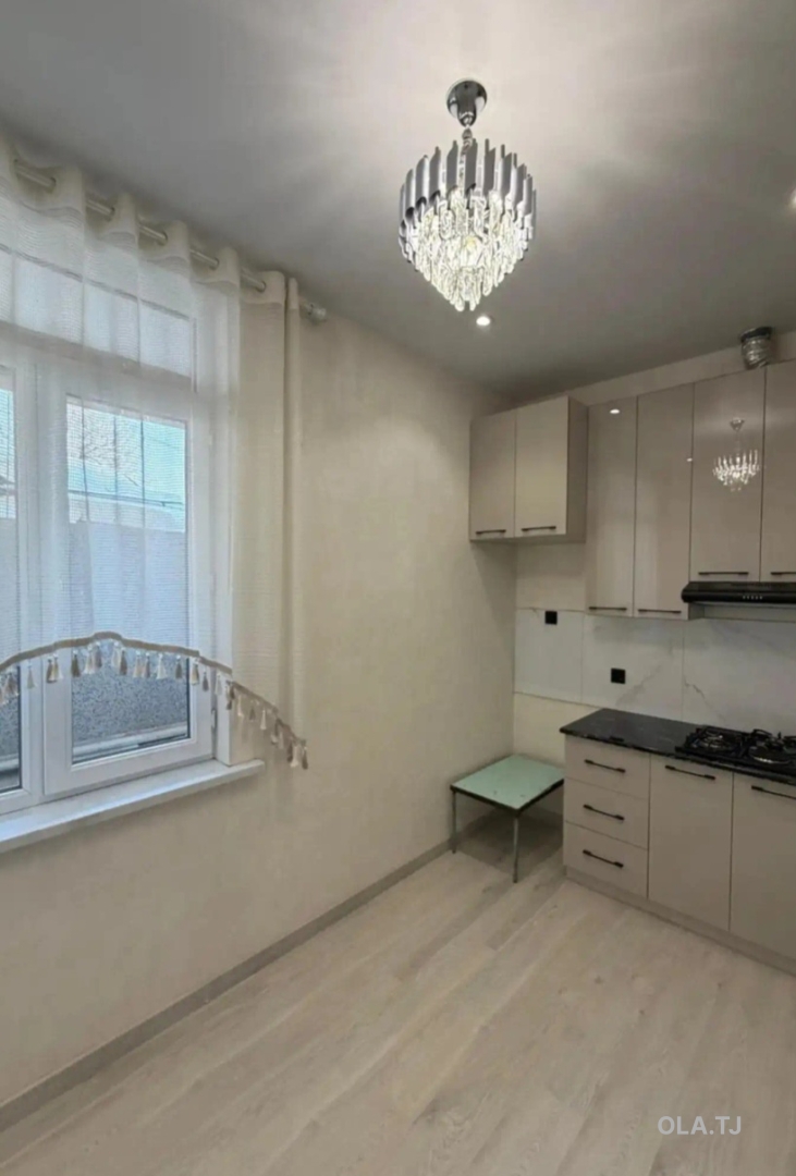 2 комнатная квартира, Цокольный этаж, 52 м²
