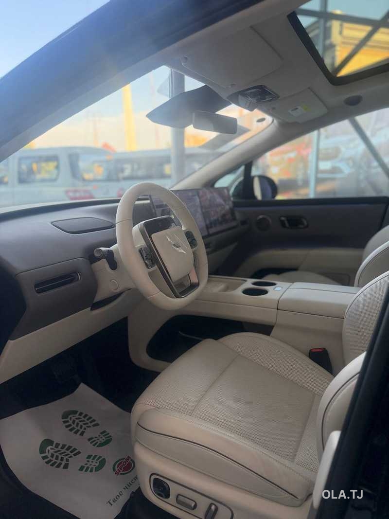 Li Auto (Lixiang) i8,  2025