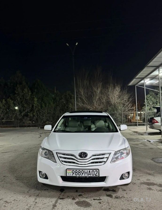 Toyota Camry,  2010