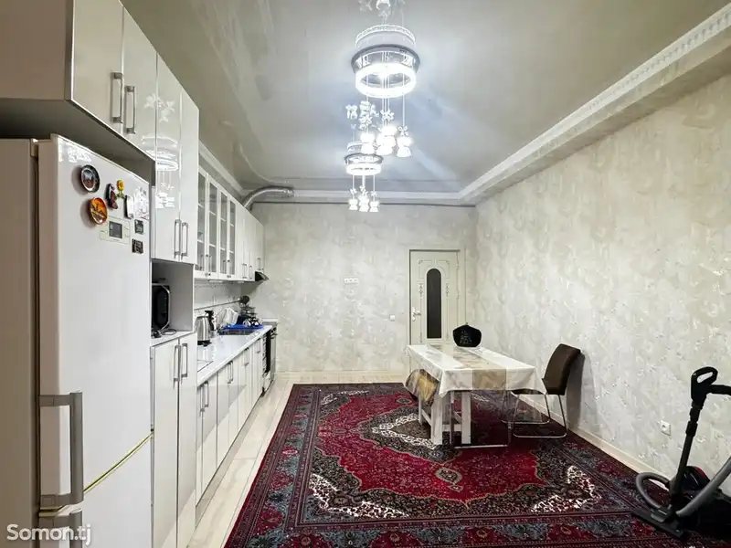 3 комнатная квартира, 9 этаж, 130 м²