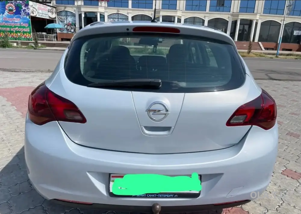 Opel Astra J,  2012