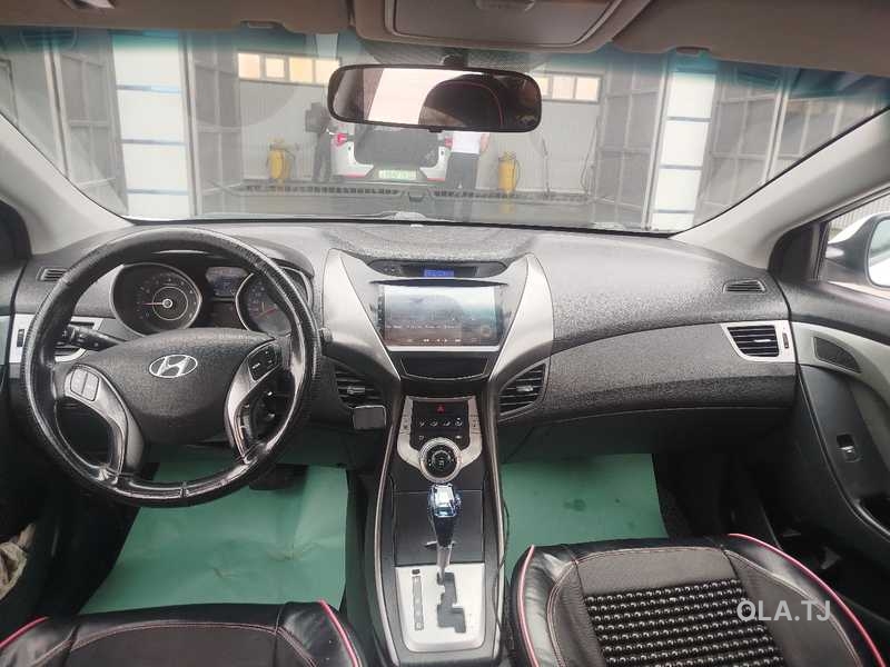 Hyundai Avante,  2012