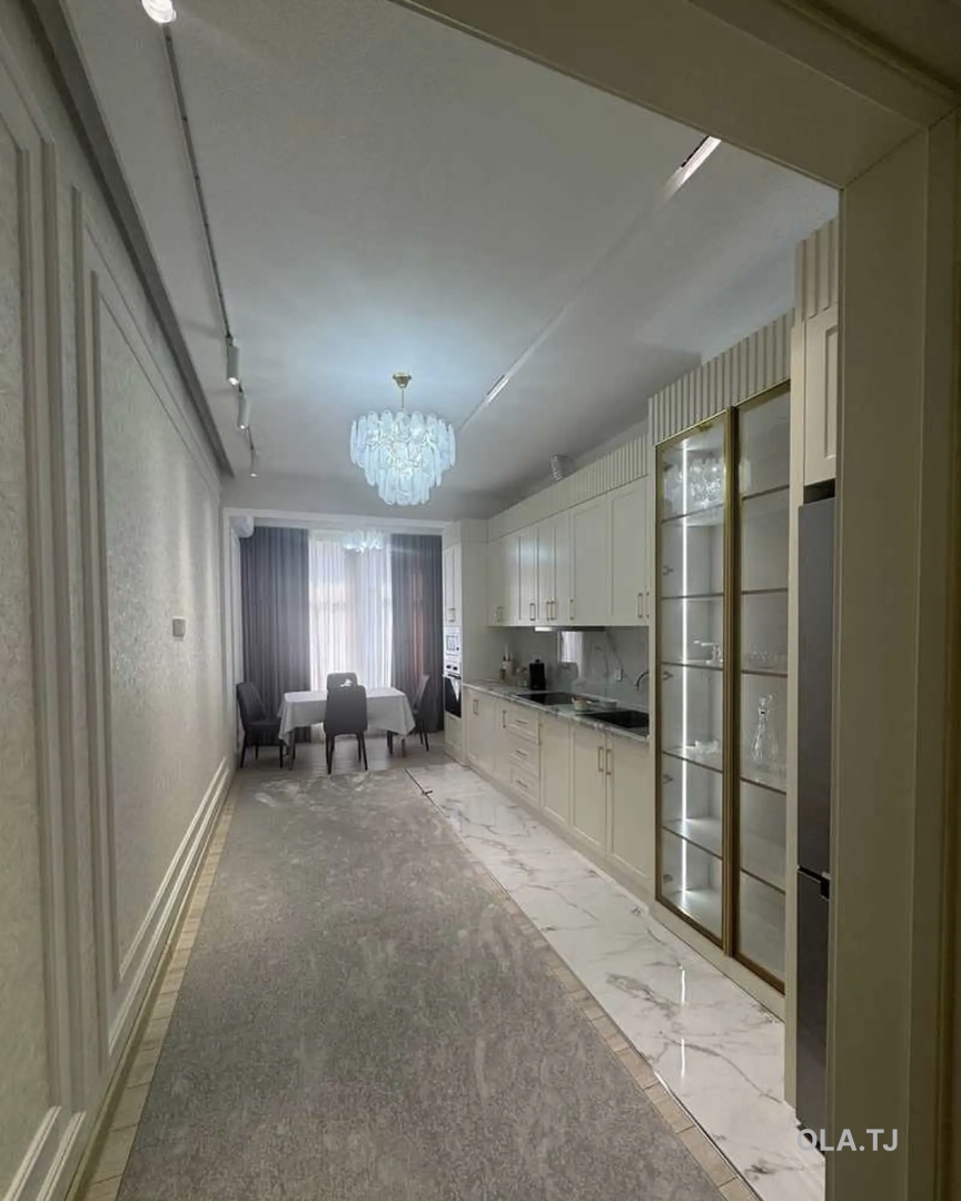3 комнатная квартира, 13 этаж, 52 м²