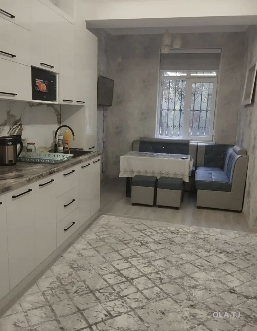 3 комнатная квартира, 2 этаж, 100 м²