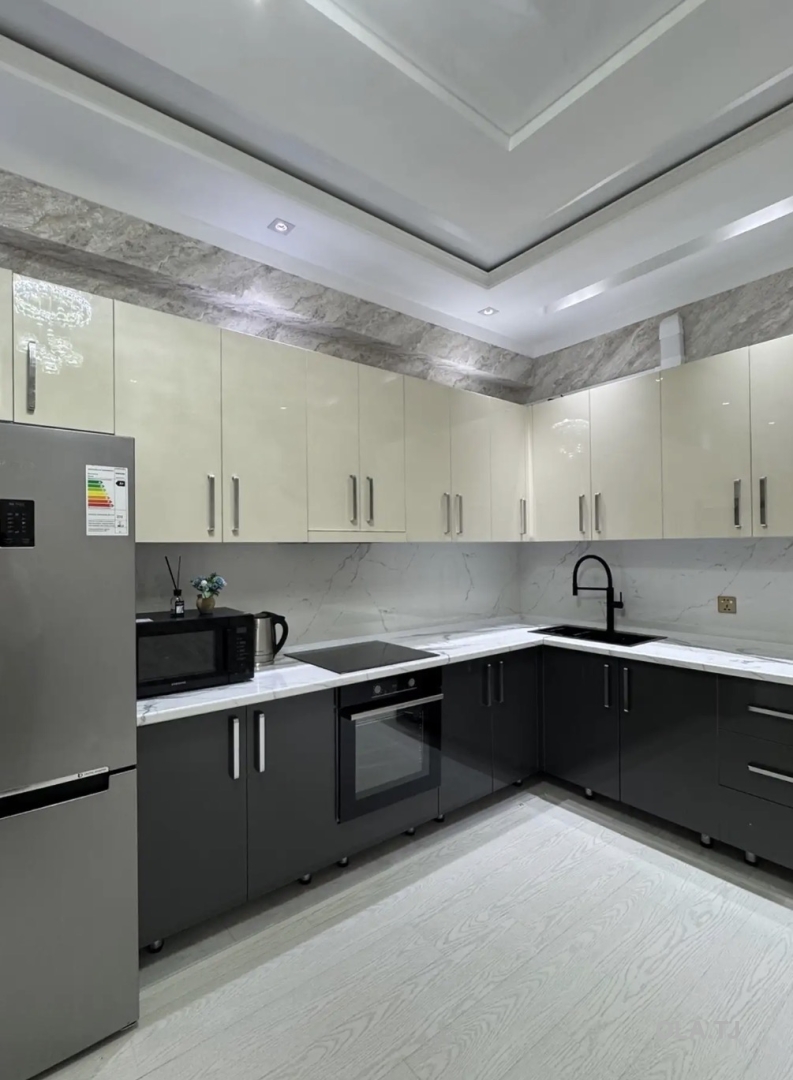 2 комнатная квартира, 8 этаж, 95 м²