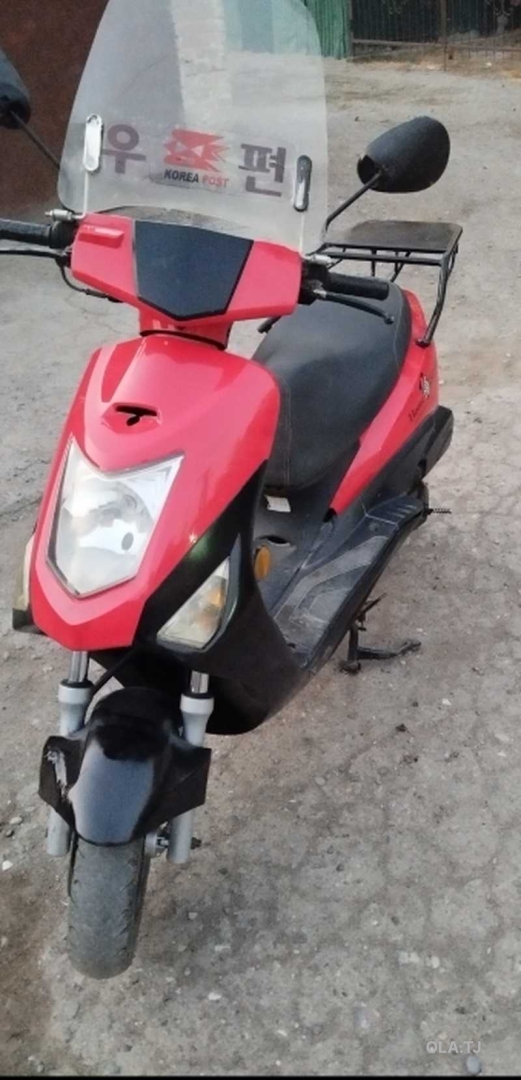 Скутер Daelim S four 50cc