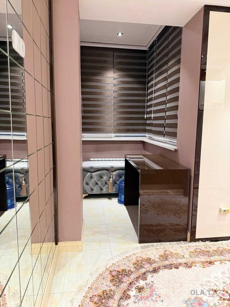 2 комнатная квартира, 2 этаж, 108 м²