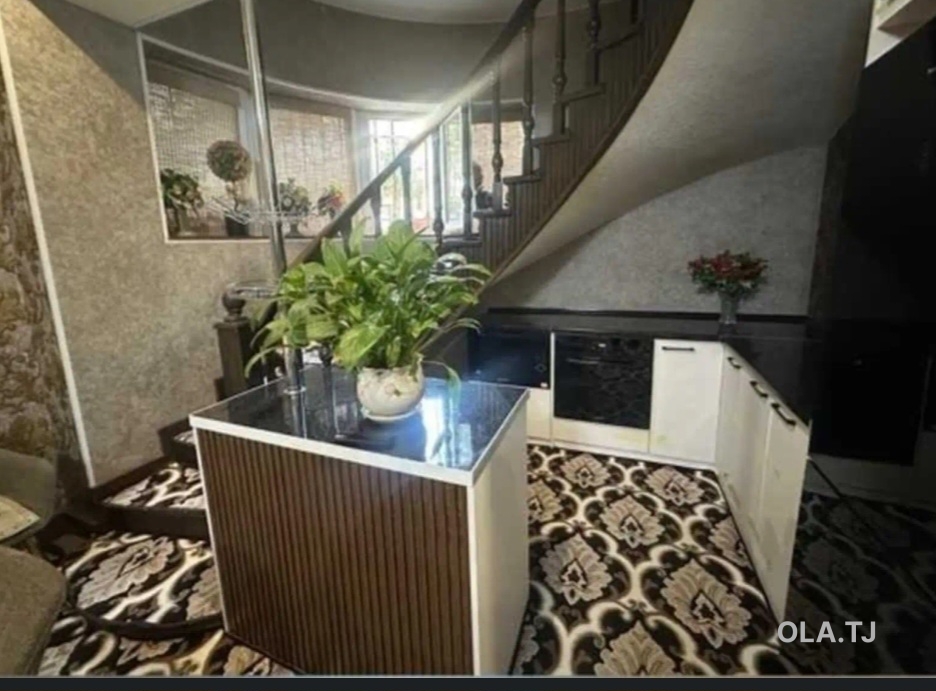 3 комнатная квартира, Цокольный этаж, 85 м²