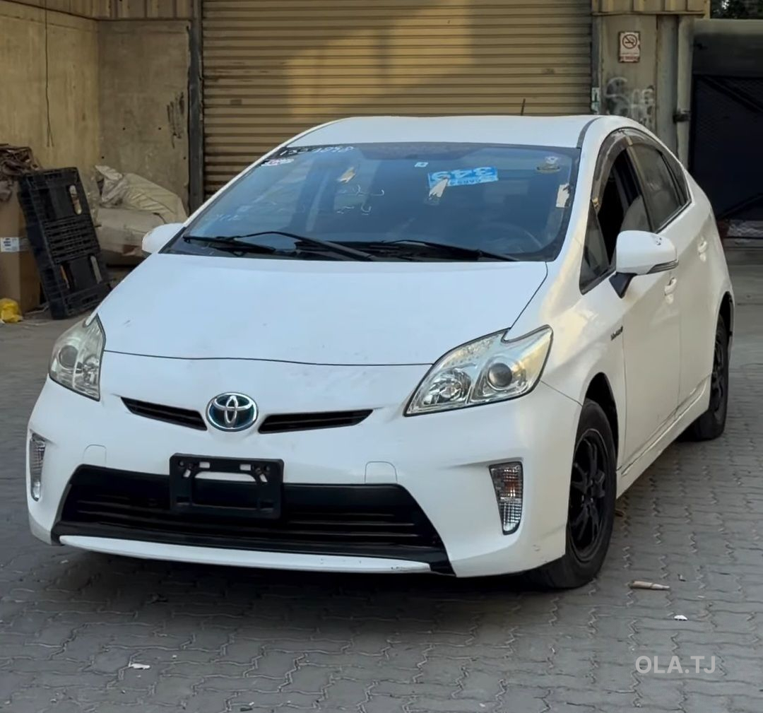Toyota Prius,  2014