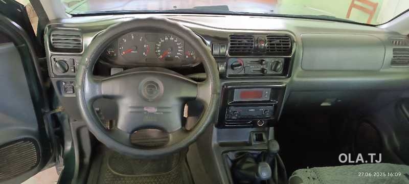 Opel Frontera,  2001