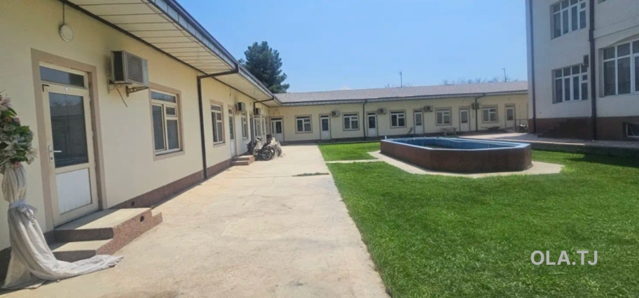 Офис в аренду, В бизнес-центре, 200 м²