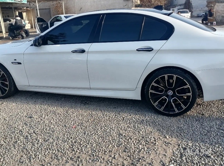 BMW 5 серия,  2014