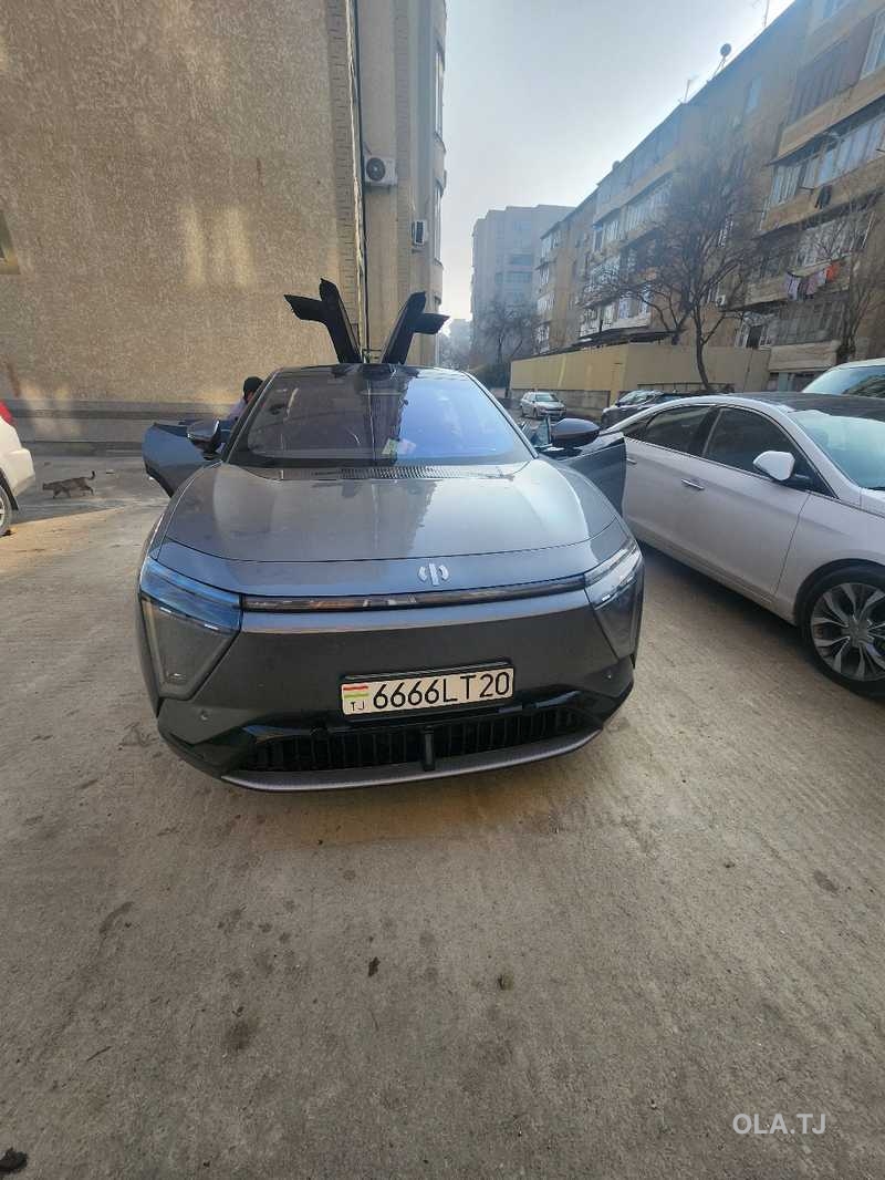 HiPhi X, 2024