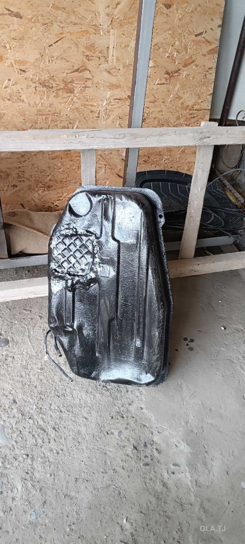 Бак бензина на Tiko