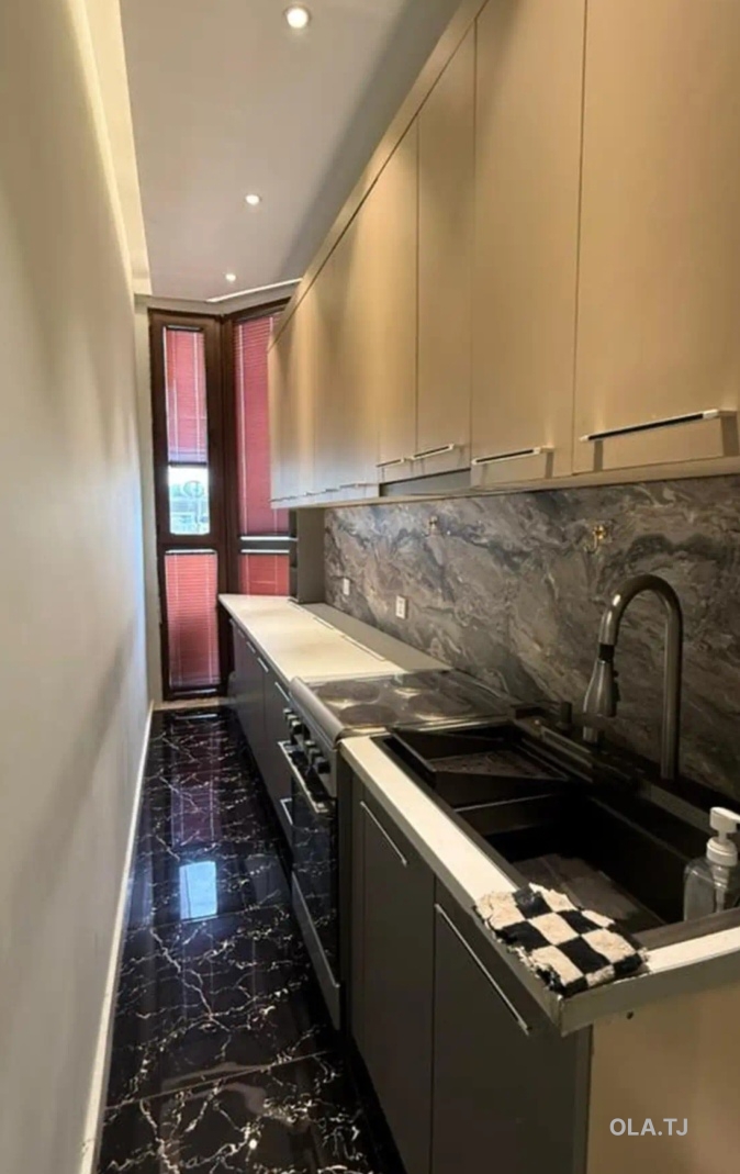 6 комнатная квартира, 9 этаж, 300 м²