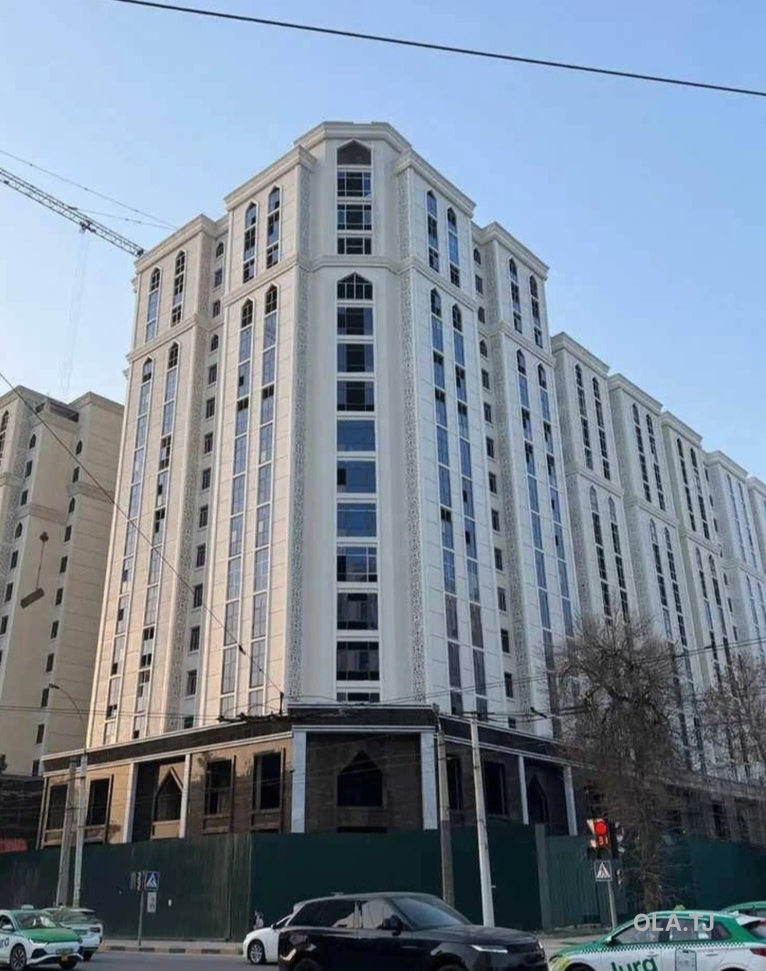 4 комнатная квартира, 19, 141 м²