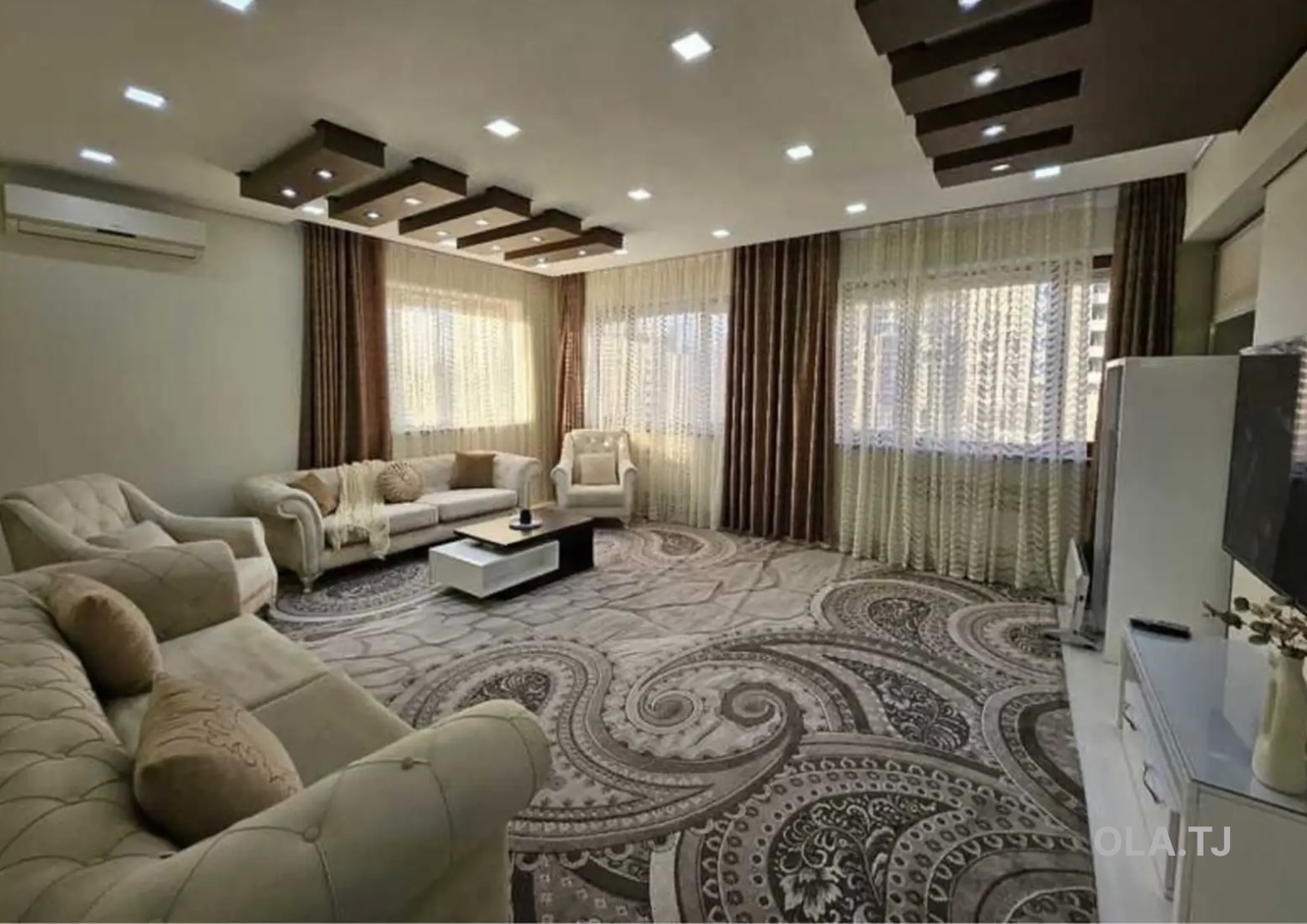 5 комнатная квартира, 4 этаж, 240 м²