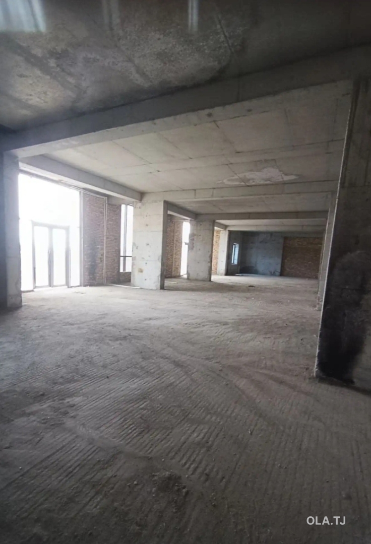 Помещение под свободное назначение, 690м², и сомони