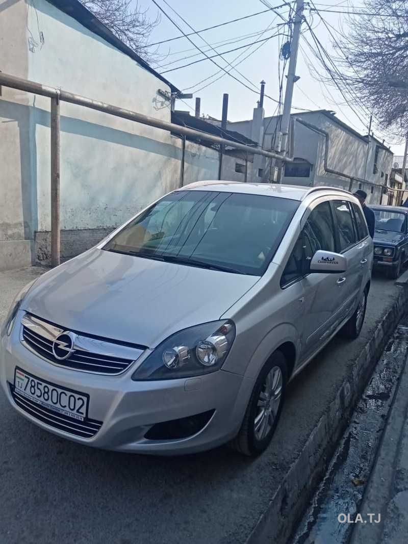 Opel Zafira,  2011