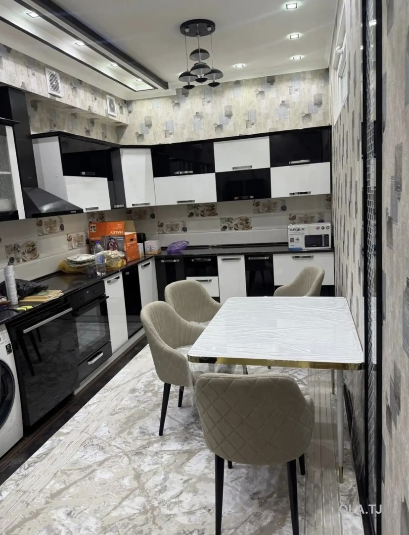3 комнатная квартира, 8 этаж, 140 м²