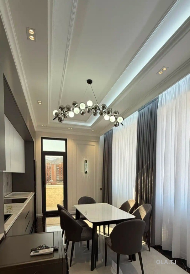 4 комнатная квартира, 10, 138 м²
