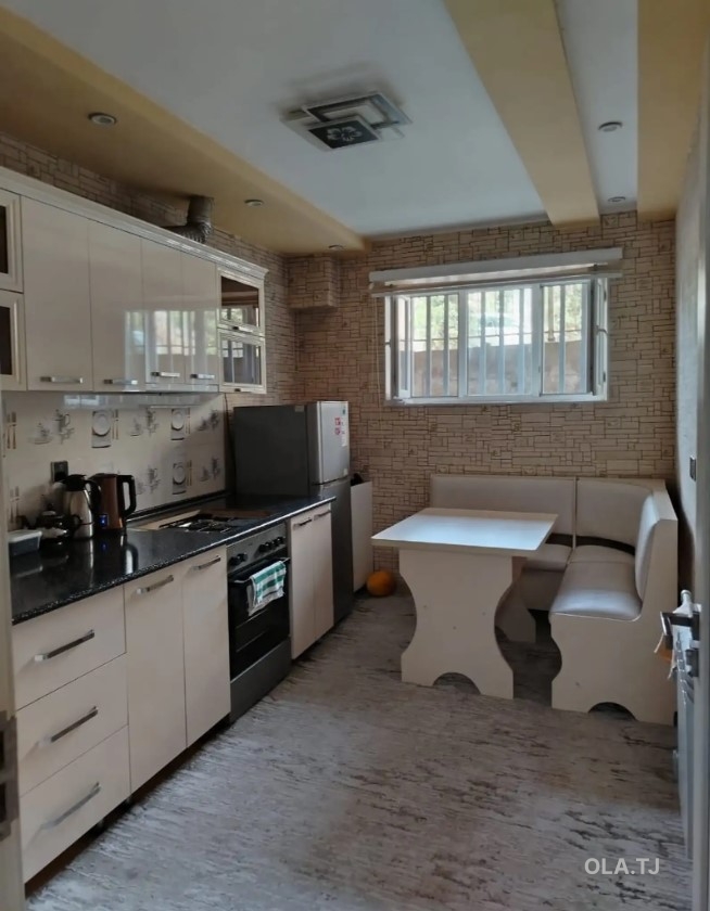1 комнатная квартира, Цокольный этаж, 38 м²
