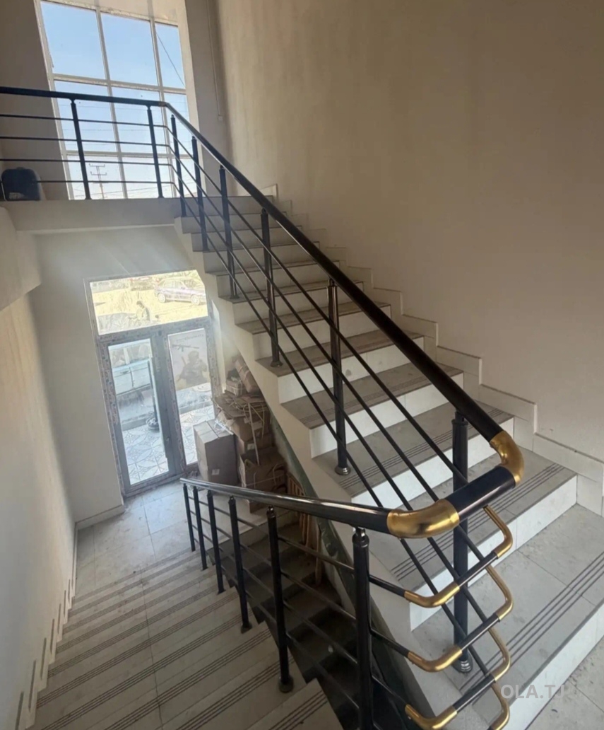 Офис в аренду, В жилом доме, 150 м²