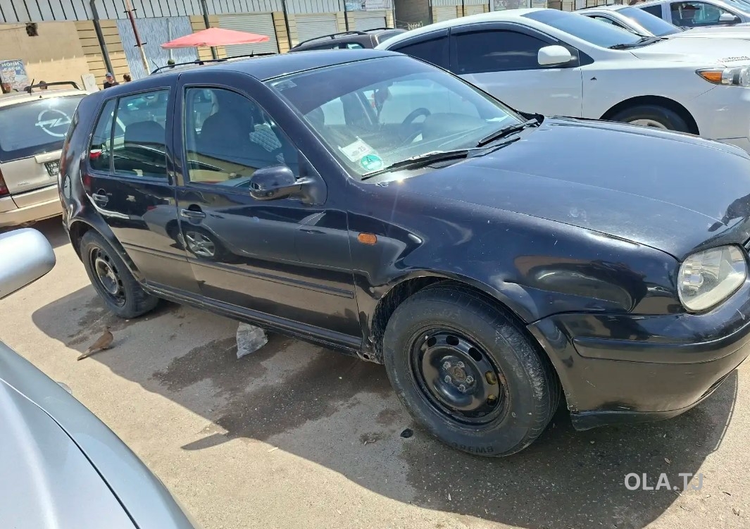 Volkswagen Golf,  2000