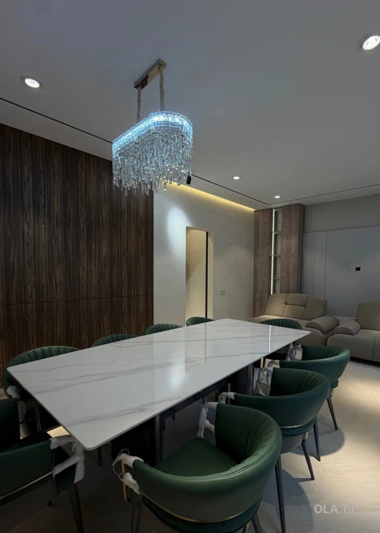4 комнатная квартира, 7, 140 м²