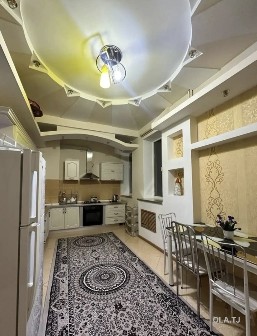 3 комнатная квартира, 6 этаж, 106 м²