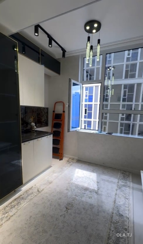 3 комнатная квартира, 10 этаж, 72 м²