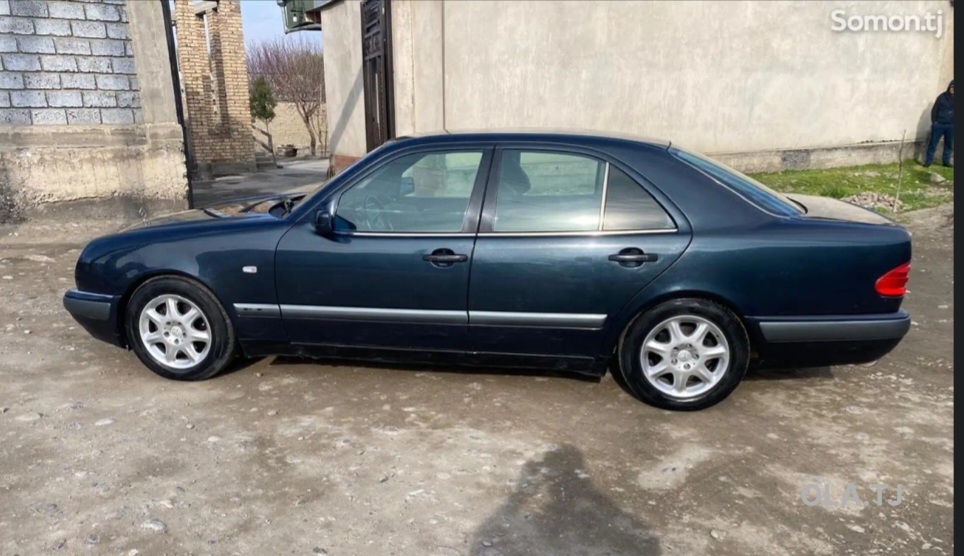 Mercedes-Benz E-Класс,  1995