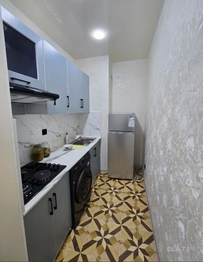 2 комнатная квартира,  этаж,