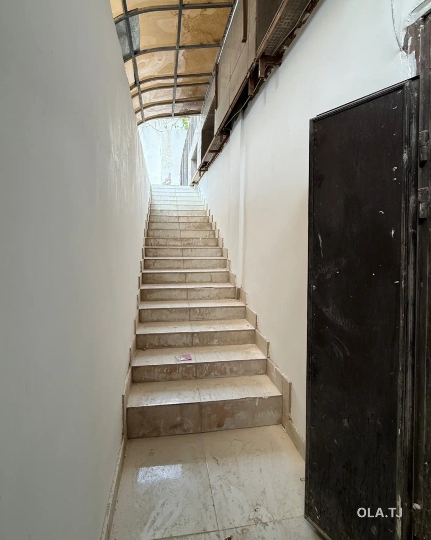 Офис в аренду, В бизнес-центре, 23 м²