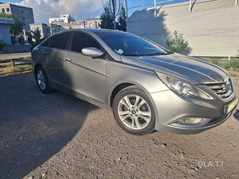Hyundai Sonata,  2010