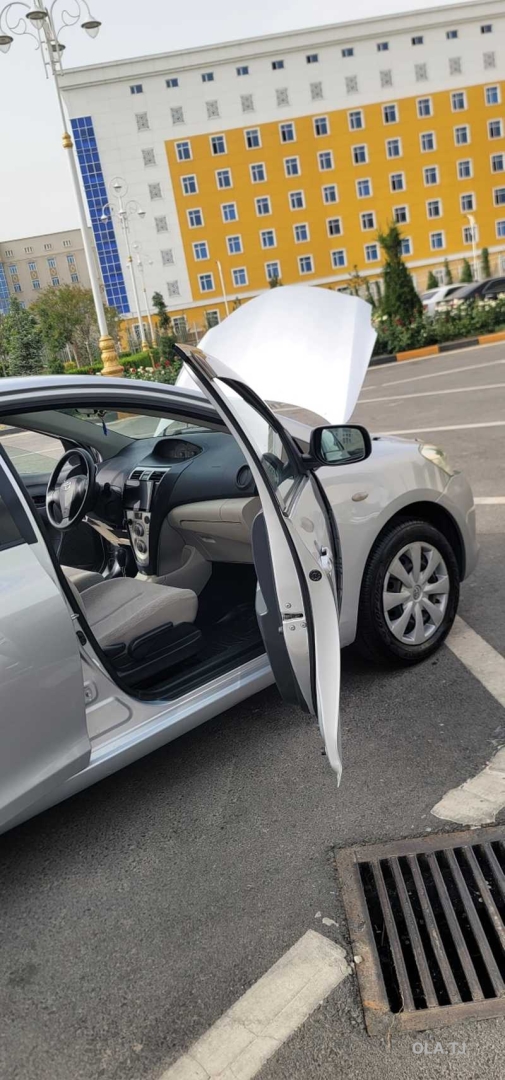 Toyota Belta,  2007