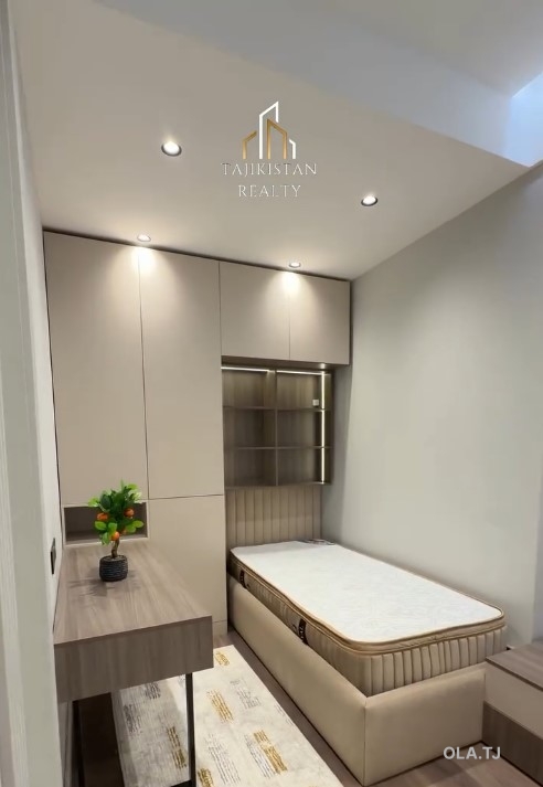 3 комнатная квартира, 18 этаж, 81 м²