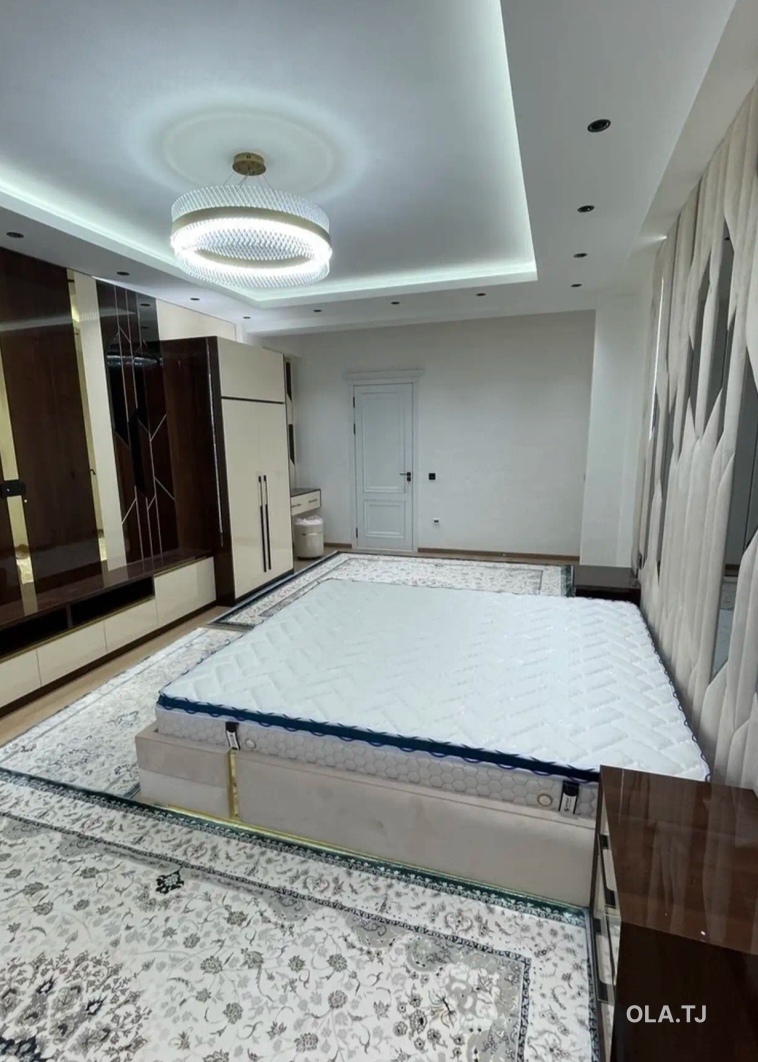 4 комнатная квартира, 14, 218 м²