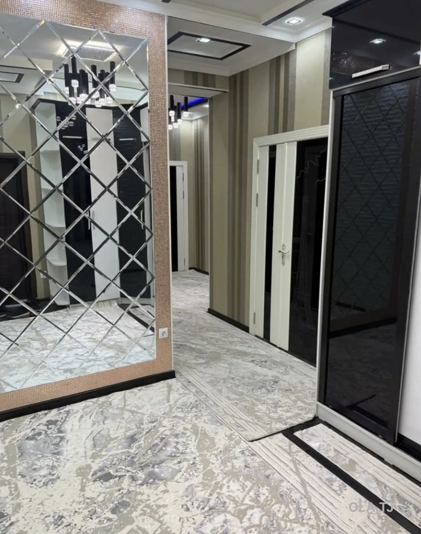 3 комнатная квартира, 8 этаж, 140 м²