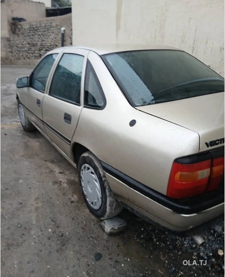 Opel Vectra A,  1988