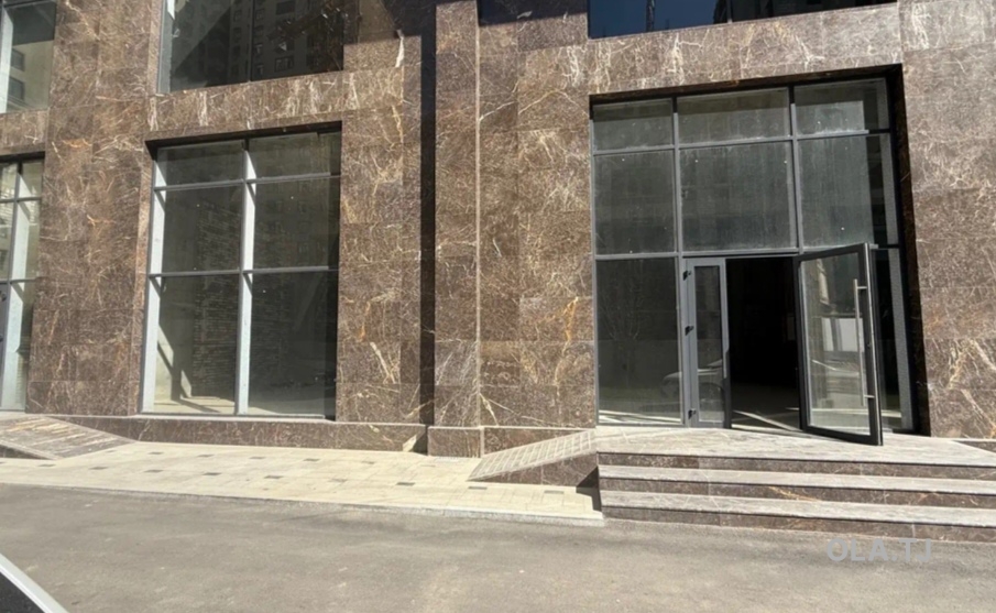 Офис в аренду, В жилом доме, 239 м²