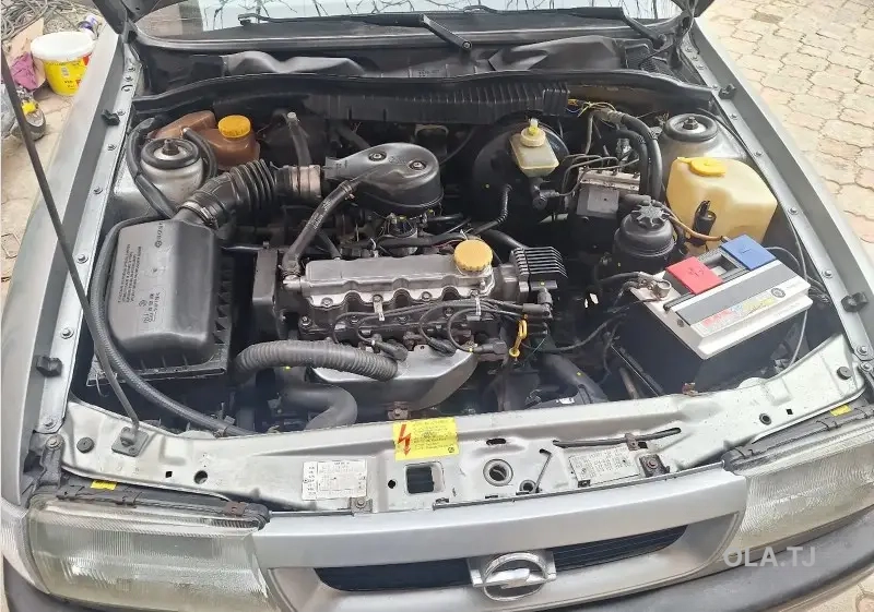 Opel Vectra A,  1994