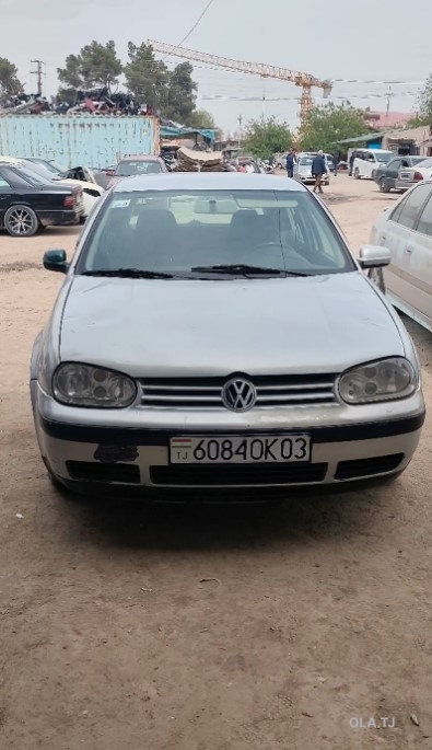Volkswagen Golf,  1999