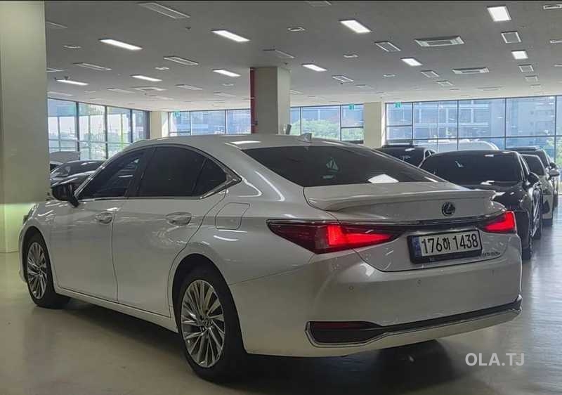 Lexus ES,  2022