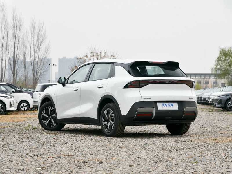 Changan Qiyuan Q07,  2026