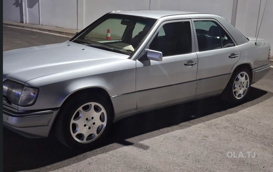 Mercedes-Benz W124,  1995
