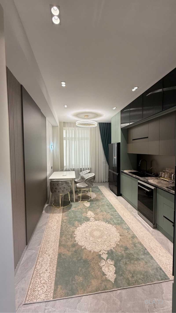 3 комнатная квартира, 3 этаж, 156 м²