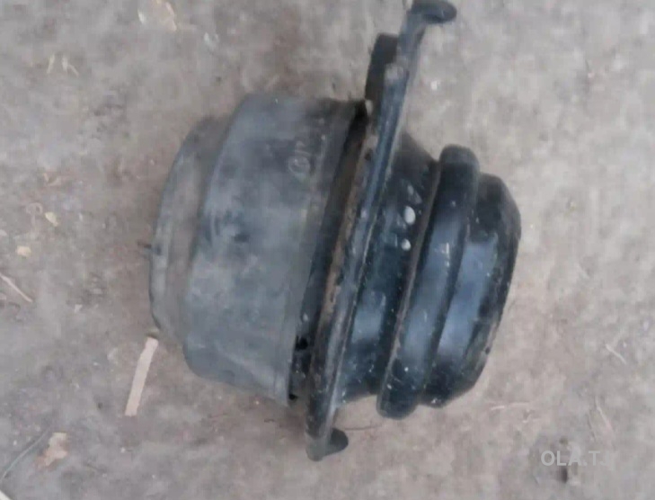 Подушка двигателя Mercedes-Benz W164 ML A2512404417