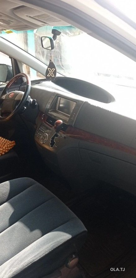Toyota Estima,  2009