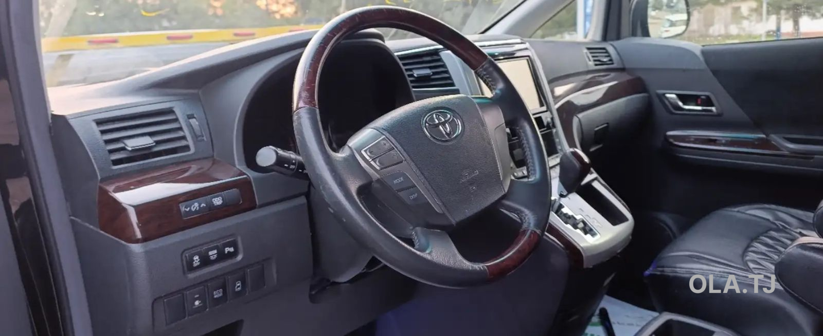 Toyota Vellfire,  2014